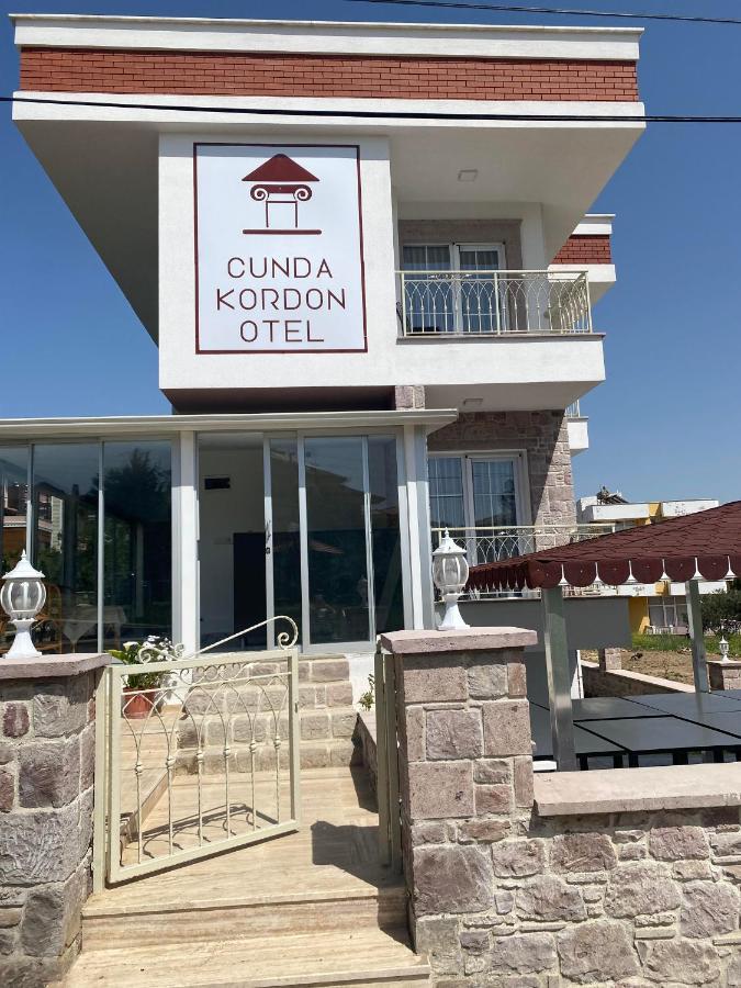 Cunda Kordon Otel Айвалык Экстерьер фото